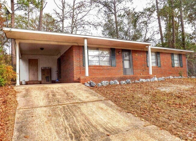 Building Photo - COMING IN MAY! Rental