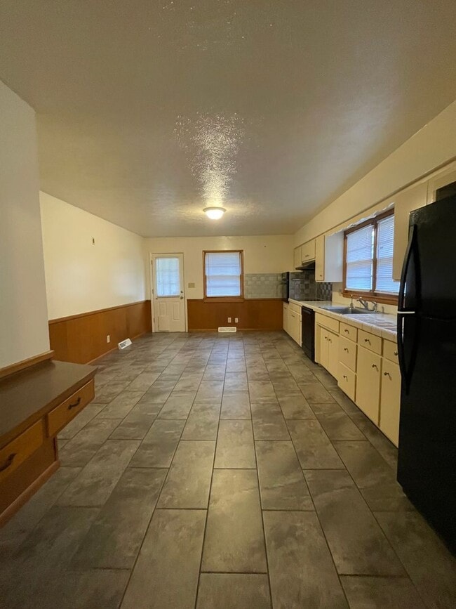 Photo - Charming home in a beautiful neighborhood