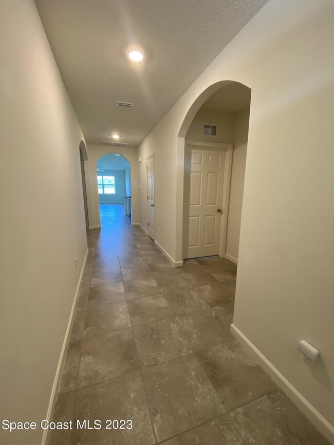 Photo - 510 Old Country SE Rd