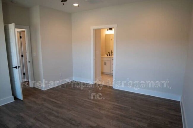 Photo - 366 Ginsberg Rd