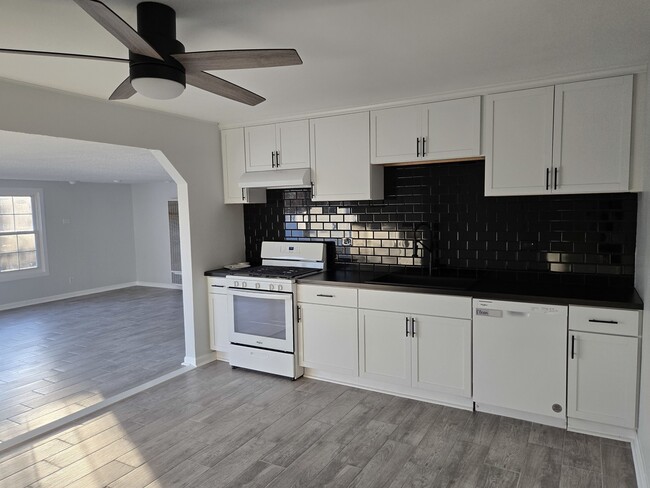 Photo - 401 Berkley Pl