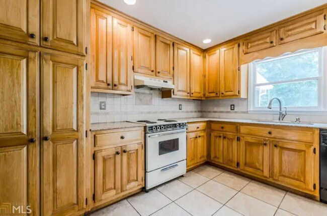 Photo - 2-4 Hickory Ridge