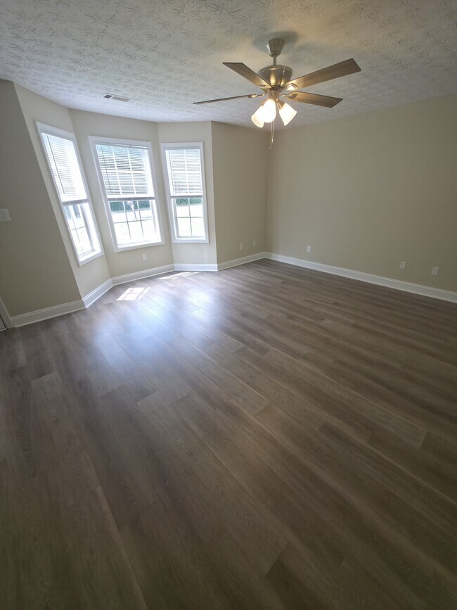 Photo - 187 Westchester Cir