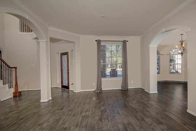 Photo - 138 Oriel Oaks Cir