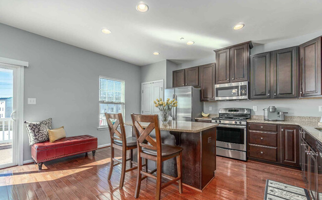 Kitchen - 111 Tulip Ln Townhome