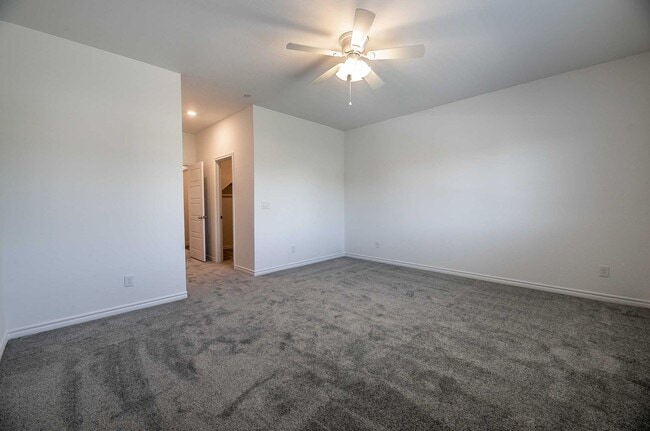 Photo - STUNNING BRAND NEW 3 BEDROOM TOWNHOUSE!