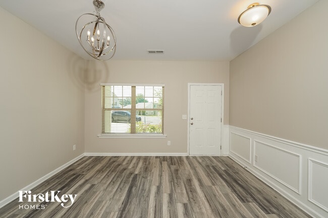 Photo - 1812 Clarke Cir