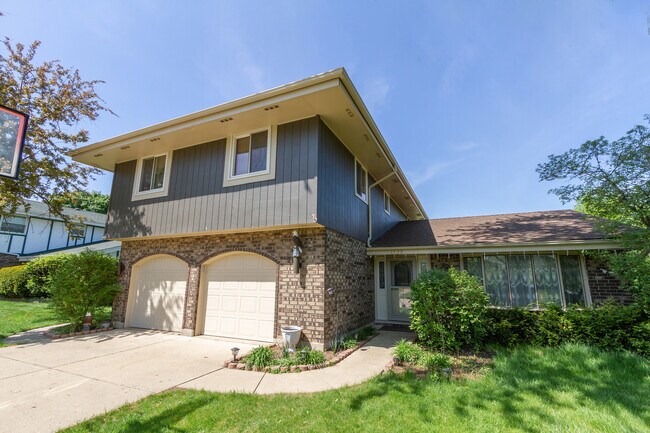 Photo - 1126 Tiverton Ct