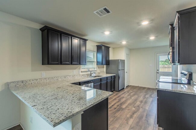 Photo - 136 Allington Cir