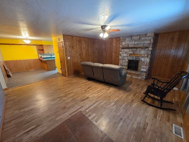 Building Photo - 6071 Jackrabbit Ln Rental