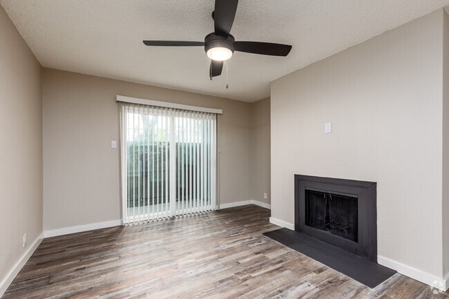 1BR, 1BA - 707SF
