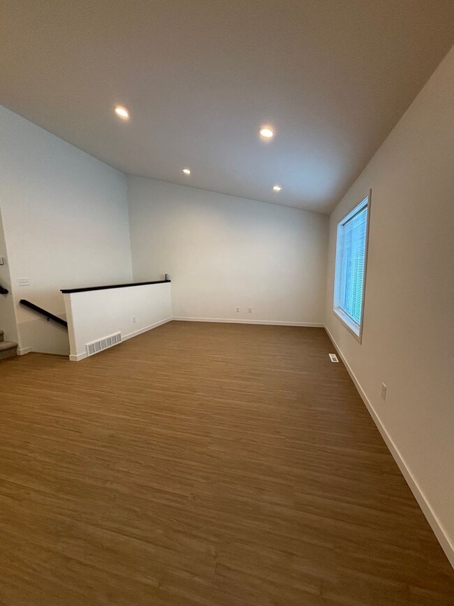 Photo - 3 Bed 3 Bath Townhome