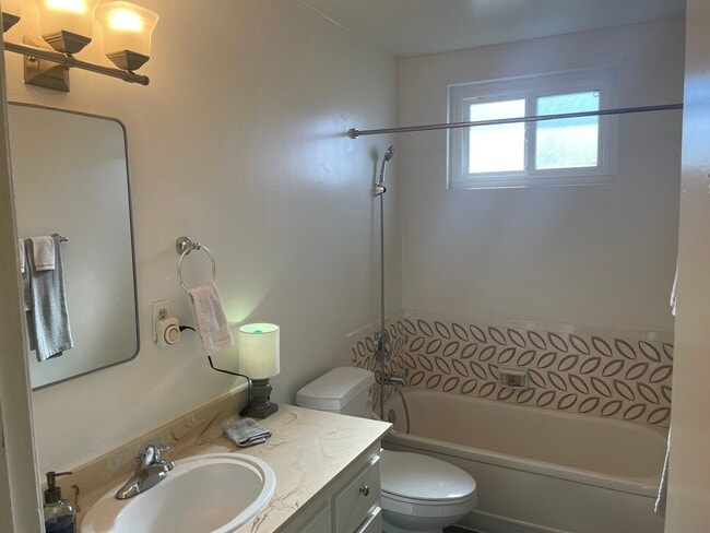 NY#14 Bath 2 - New Yorker