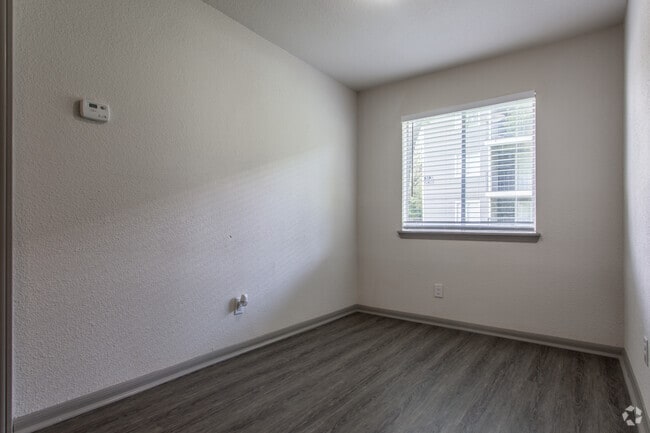 1 BR, 1 BA - 668 SF