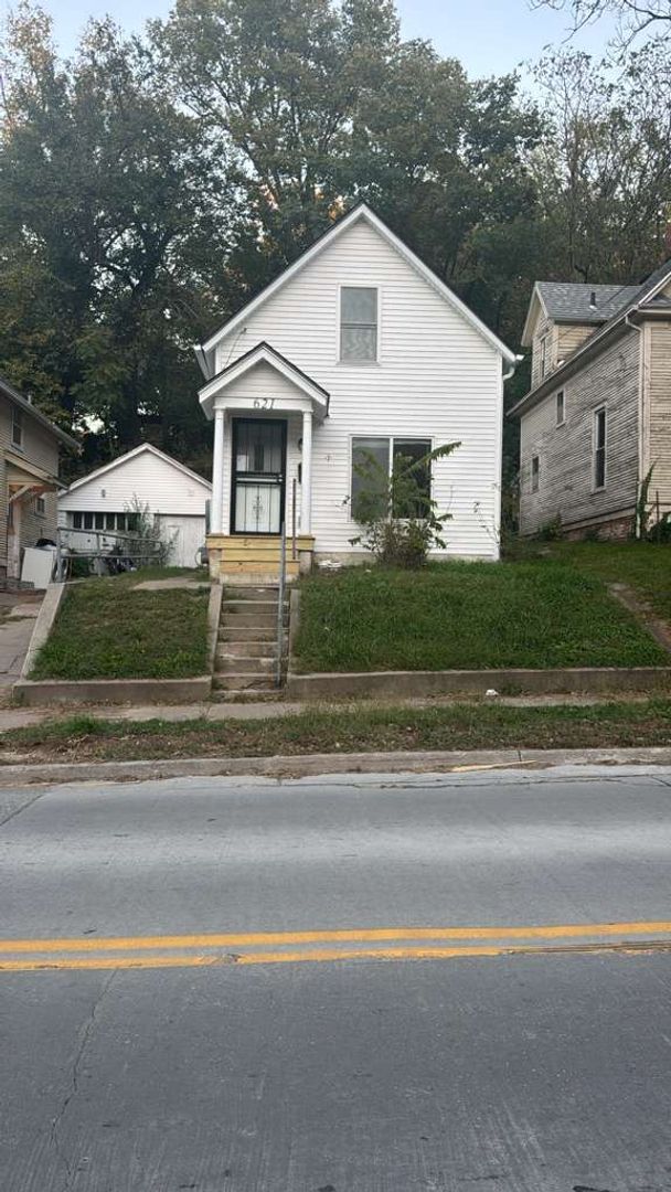 Building Photo - COMING SOON! Fully Remodeled 3-Bedroom Hom...