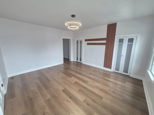 Photo - 241 Main St Unit 3