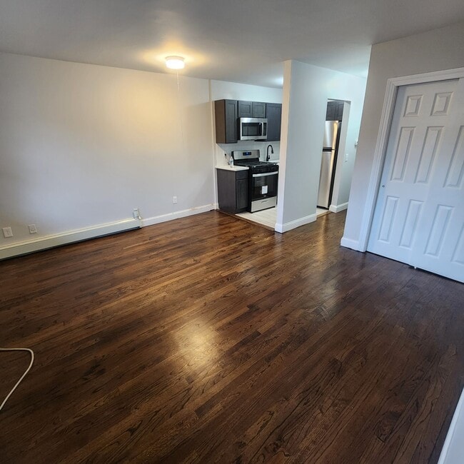 Photo - 538 W 7th St