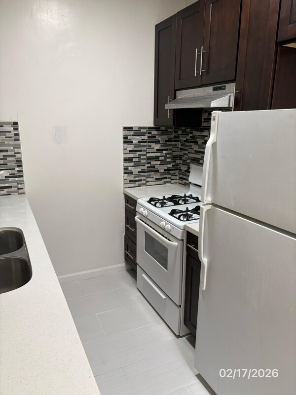1523 N McCadden Pl Unit 206
