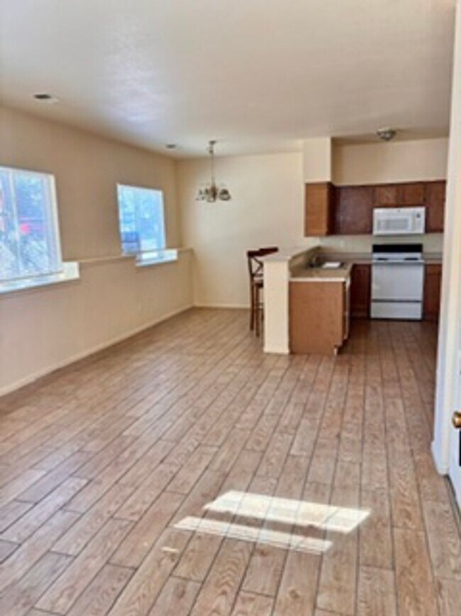 Photo - 629 S Sherwood St Unit 629 S Sherwood St B2