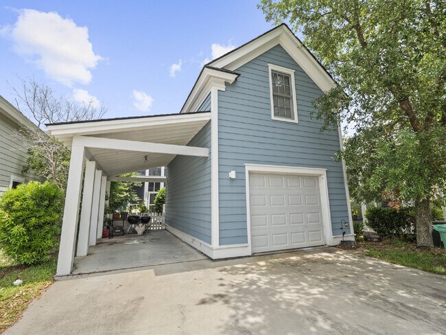 Photo - Studio Garage Apartment for Rent in Shell ...
