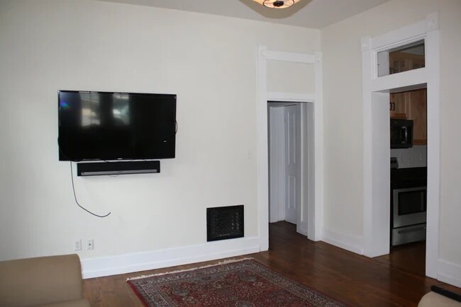 Photo - 612 N Walnut St