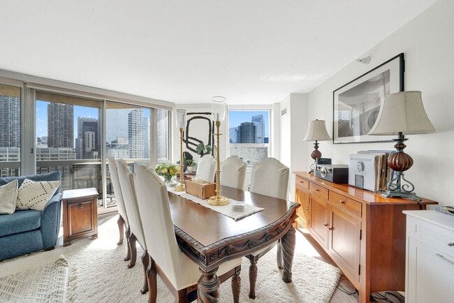 Photo - 545 N Dearborn St Unidad 2510