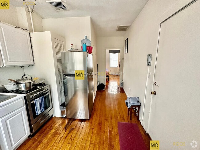 Building Photo - 13 Charter St Rental