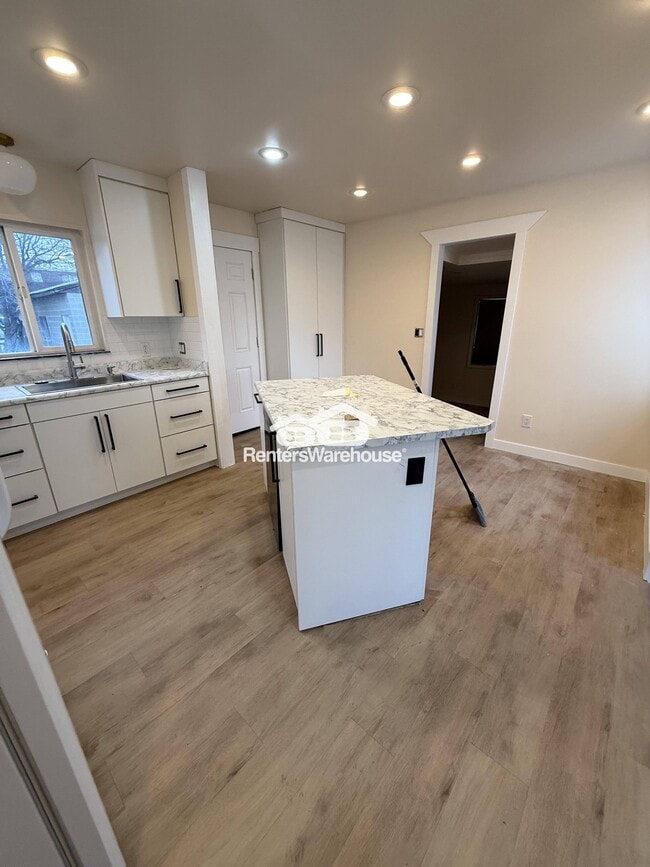 Photo - 318 E Oakland Ave