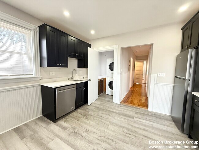 Photo - 71 Saxton St Apartments Unit 3