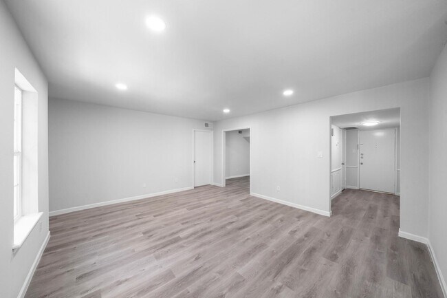 Photo - 353 N Post Oak Ln Unit 729