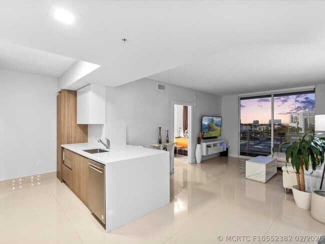 Photo - 18800 NE 29th Ave Unit 704
