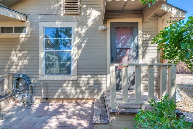 Photo - 2-Bedroom Home Ideal For Roommates!!