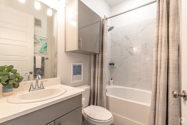 Baño - Reveal on the Lake