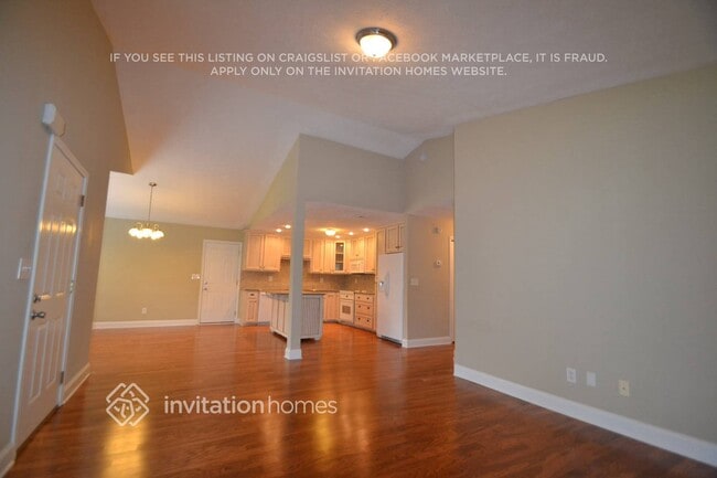 Photo - 195 Hamilton Dr