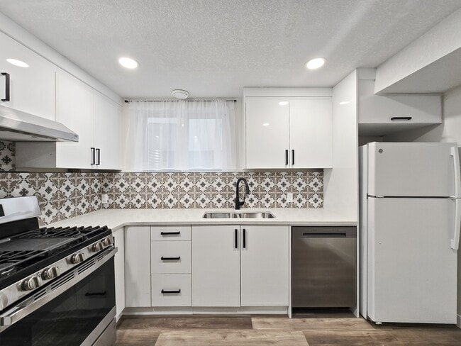 Photo - 1108 Sunvista Rd SE