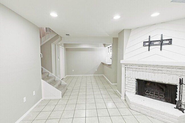 Photo - 889 Dublin Dr Unit D