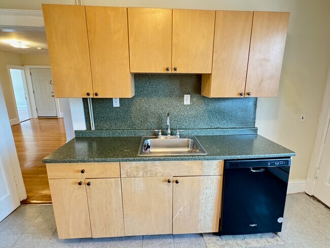 Photo - 1682 Commonwealth Ave Apartments