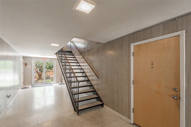 Photo - 818 University Ave Unit 7