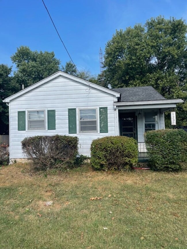 Building Photo - Single Family House