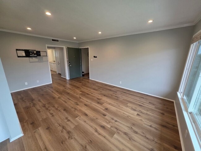 Photo - UPPER 1BD/1BA CONDO WITH GARAGE AND COMMON... Unit 4