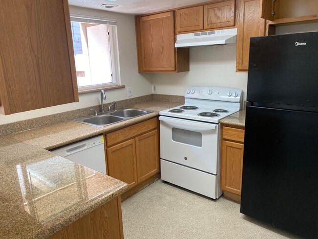 Photo - 1933 Shadowbrook Dr Unit 1933 C