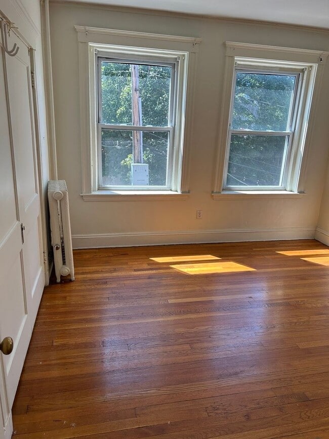 Photo - 4-bed + 2-bath Washington Square Brookline