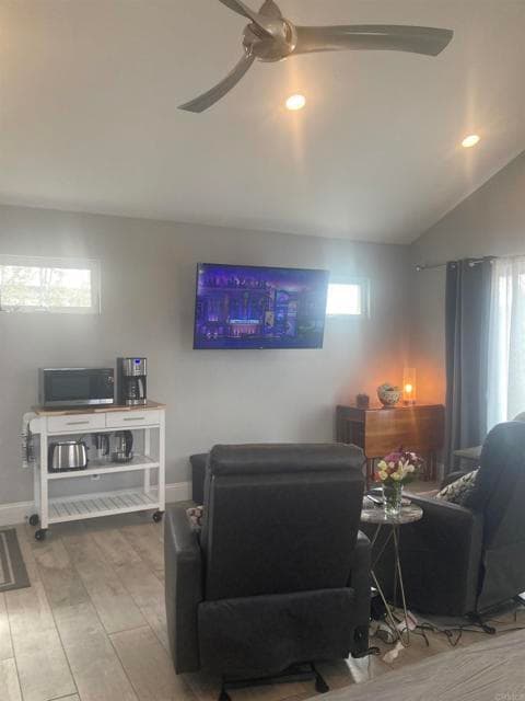 Photo - 2812 Sombrosa St