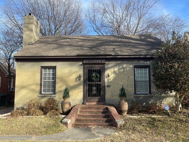 Building Photo - 970 N Barksdale St