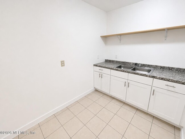 Photo - 7104 Ken Knight Dr W