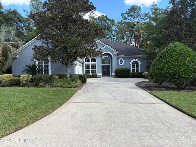 Photo - 585 Golden Links Dr