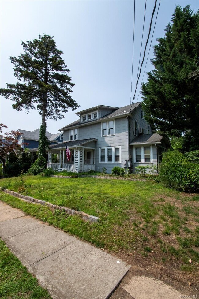 Building Photo - 25 Hillside Ave Unit 1