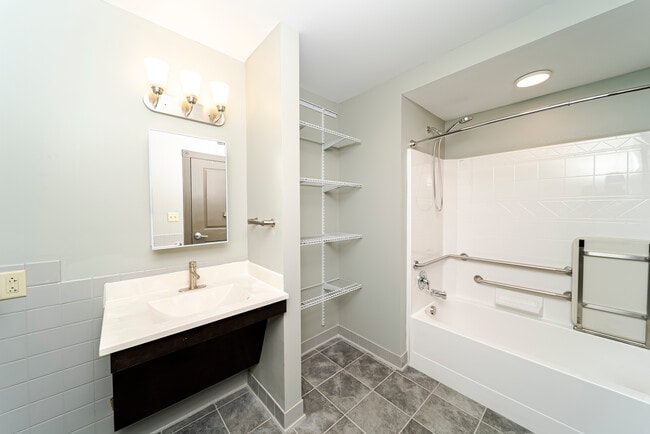 Photo - Hillside Crossing