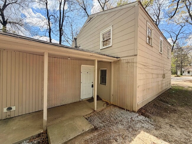 Building Photo - 4880 Hale Rd Unit A