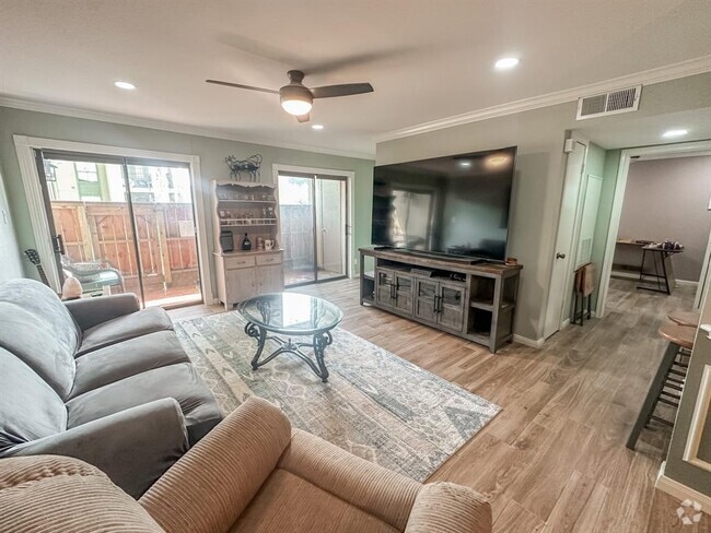 Building Photo - 3300 Pebblebrook Dr Unit 19 Rental